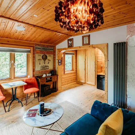 山林小屋 Bazare Log Cabin, Whinstone View *