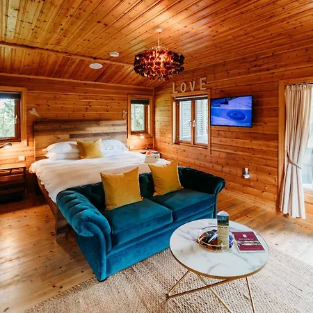Bazare Log Cabin, Whinstone View 大艾顿