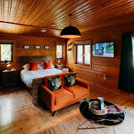 Bazare Log Cabin, Whinstone View 山林小屋