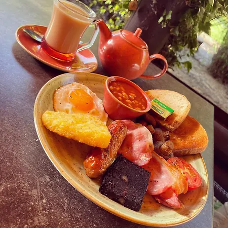 Orman Evi Bazare Log Cabin, Whinstone View *