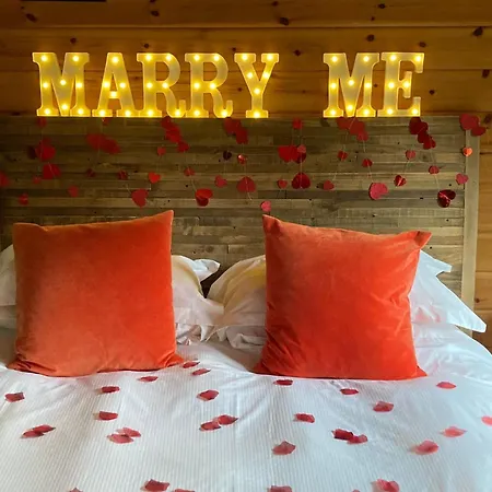 Bazare Log Cabin, Whinstone View